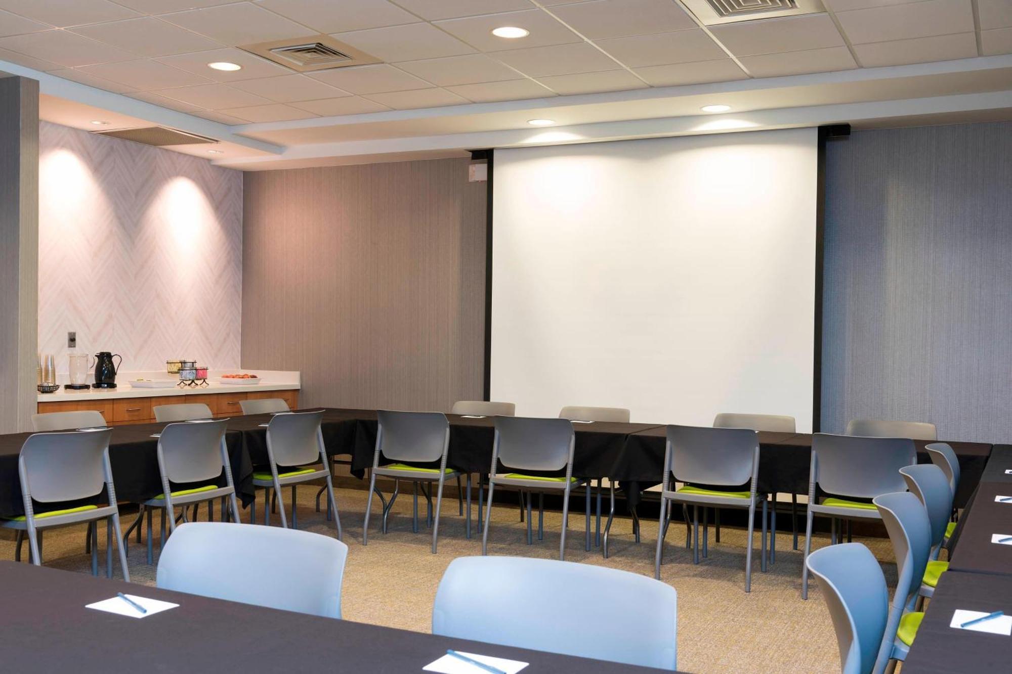 Springhill Suites Detroit Оберн-Хиллс Экстерьер фото
