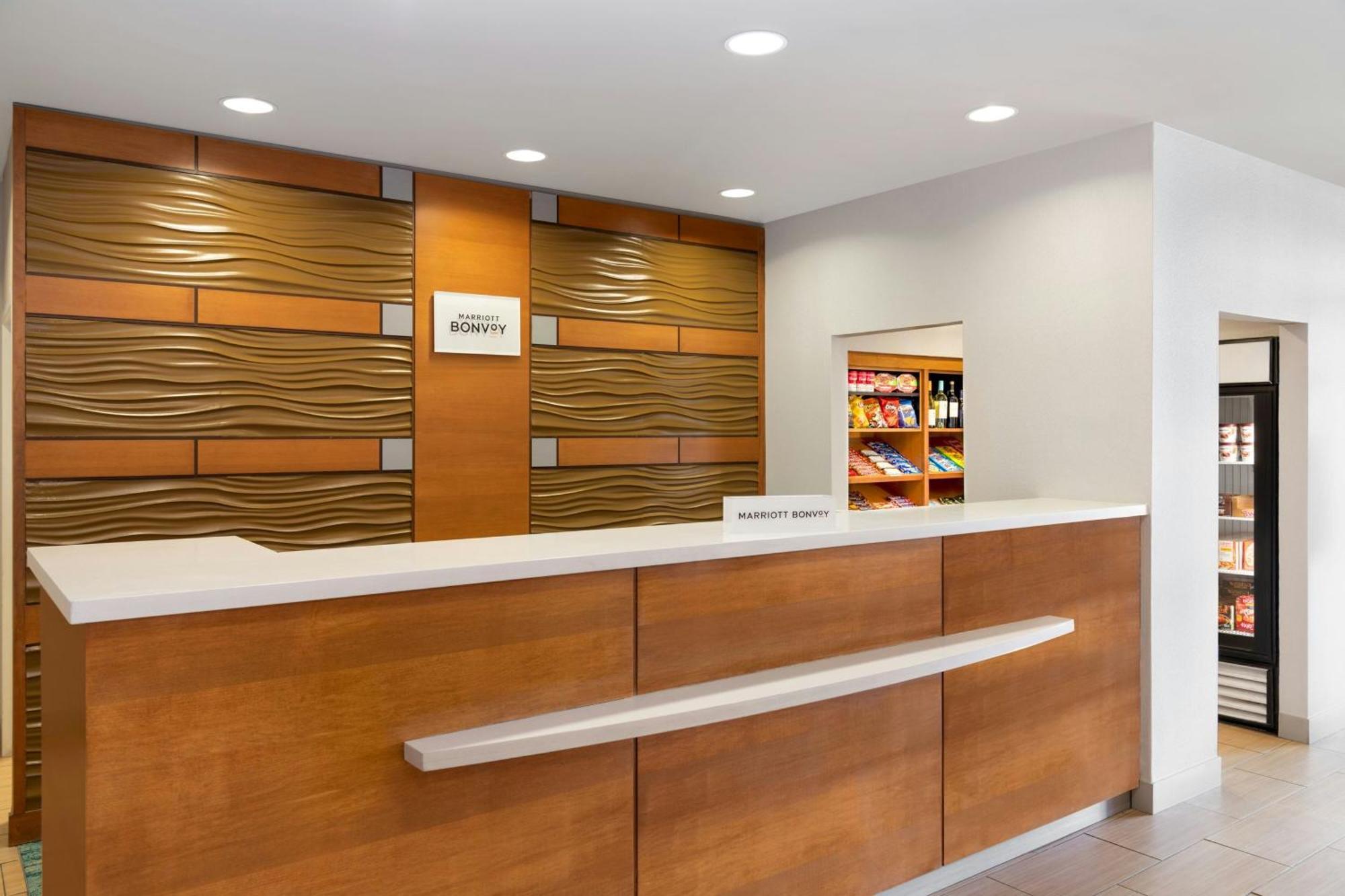 Springhill Suites Detroit Оберн-Хиллс Экстерьер фото